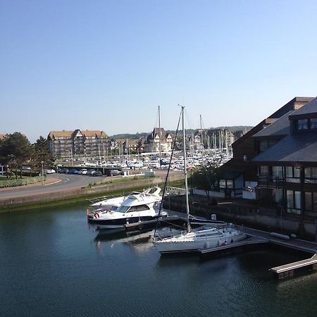 Residence "Les Planches" Deauville Luaran gambar